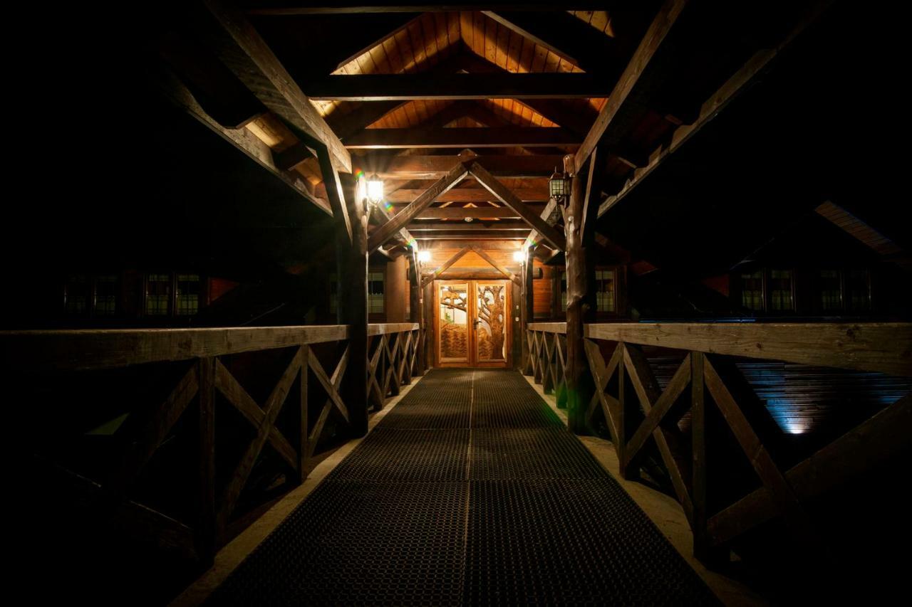 Hotel Bieszczadzkie Wrota Lasu Steznica  Esterno foto